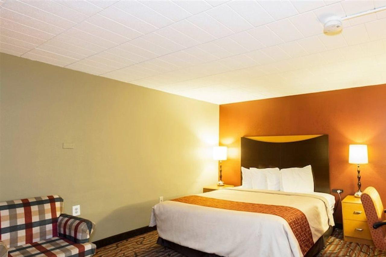 Red Roof Inn Baltimore Northwest Bagian luar foto